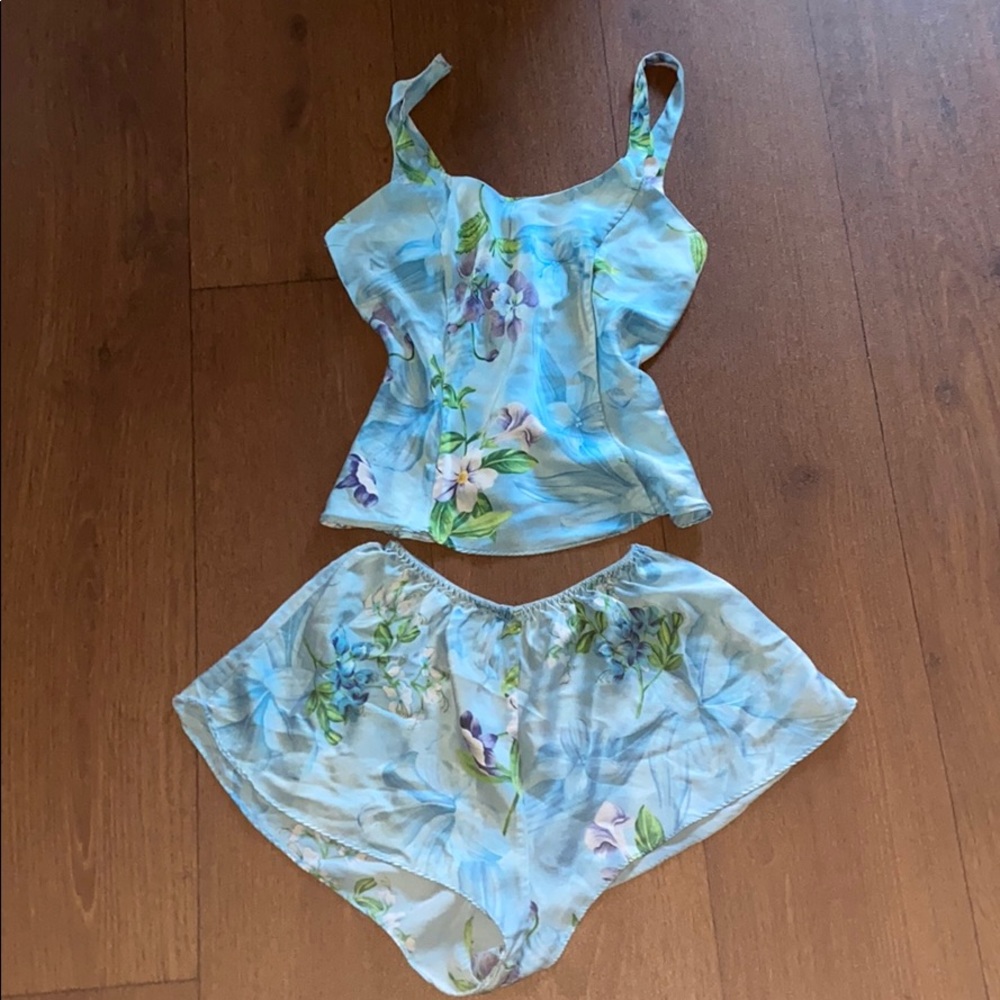 Silky floral Victoria’s Secret lounge set
